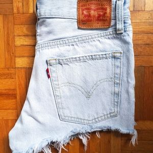 Levi's 501 distressed denim jeans size 26